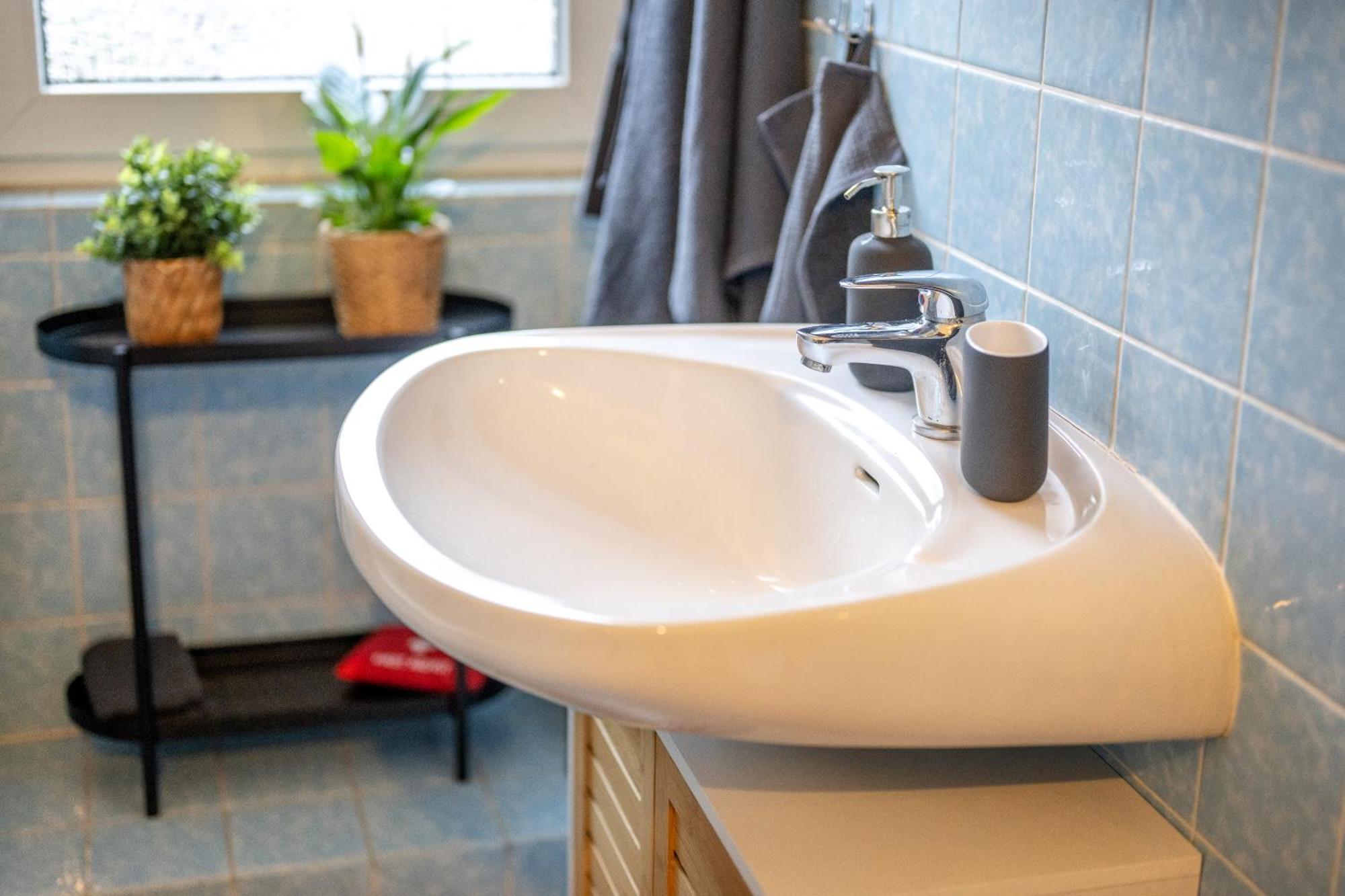 Suedstadt-Oase 1 Komfort Mit 2 Sz Und Balkon Koblenz  Exterior foto